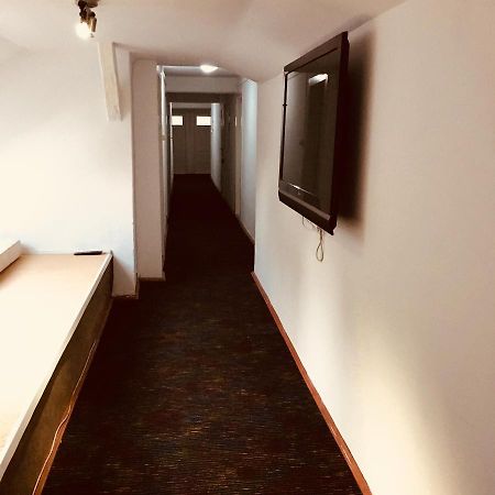 Y Hostel Balatonlelle Buitenkant foto