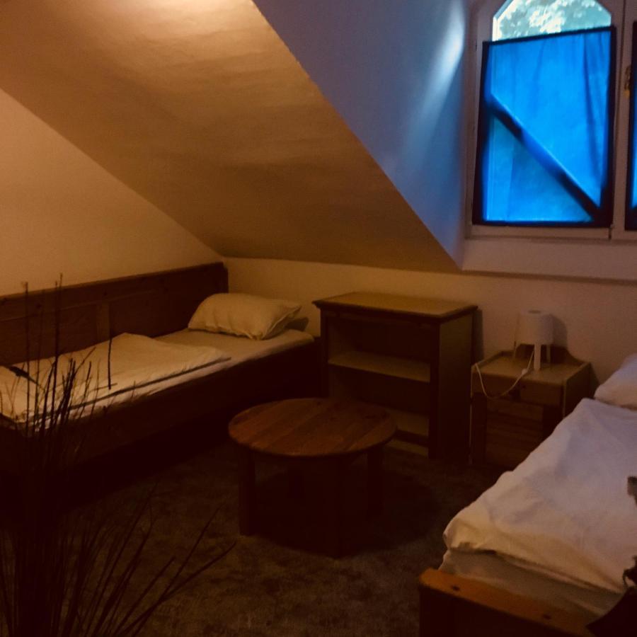 Y Hostel Balatonlelle Buitenkant foto